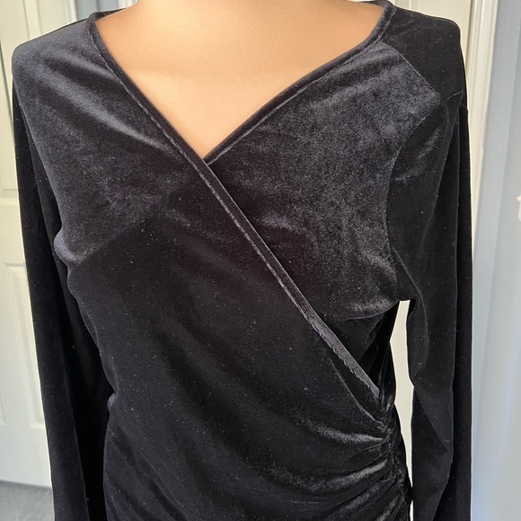 Guberry Black Velvet Faux Wrap Ruched Stretch Dress - Picture 3 of 9